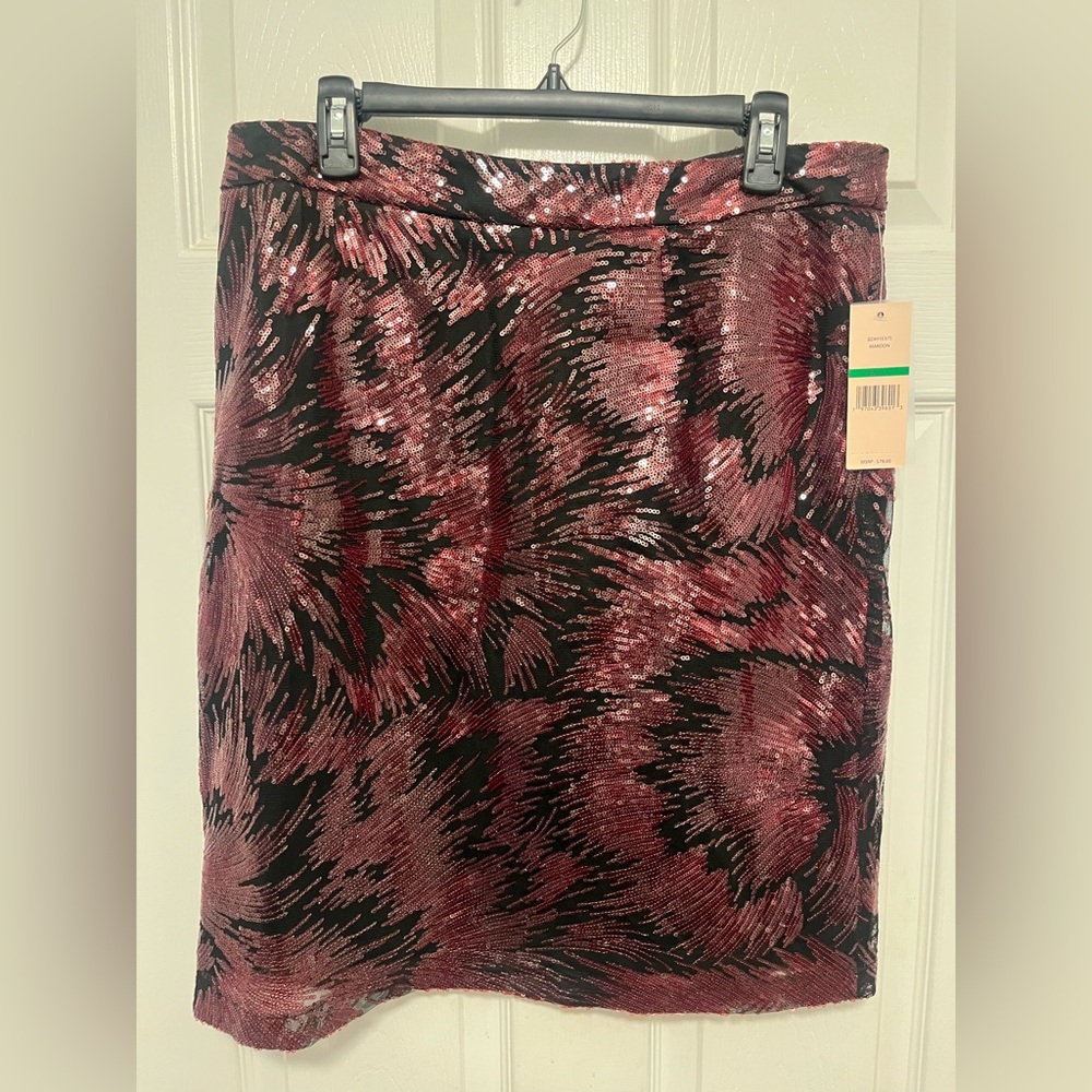 Nanette Lepore Sequin Festive black and burgundy skirt Large